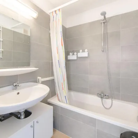 Lägenhet Siena With Parking And Shared Pool By Interhome