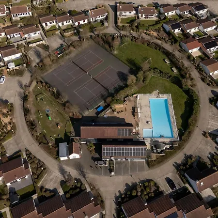 Siena With Parking And Shared Pool By Interhome Lägenhet *