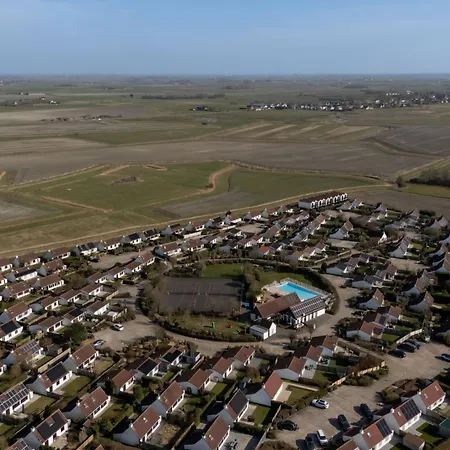 Siena With Parking And Shared Pool By Interhome *