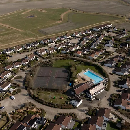 Siena With Parking And Shared Pool By Interhome